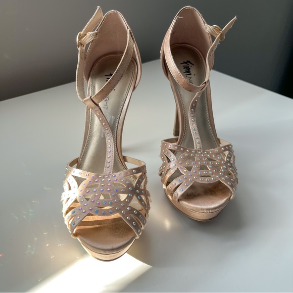 Rose gold sparkly heels - Picture 2 of 6